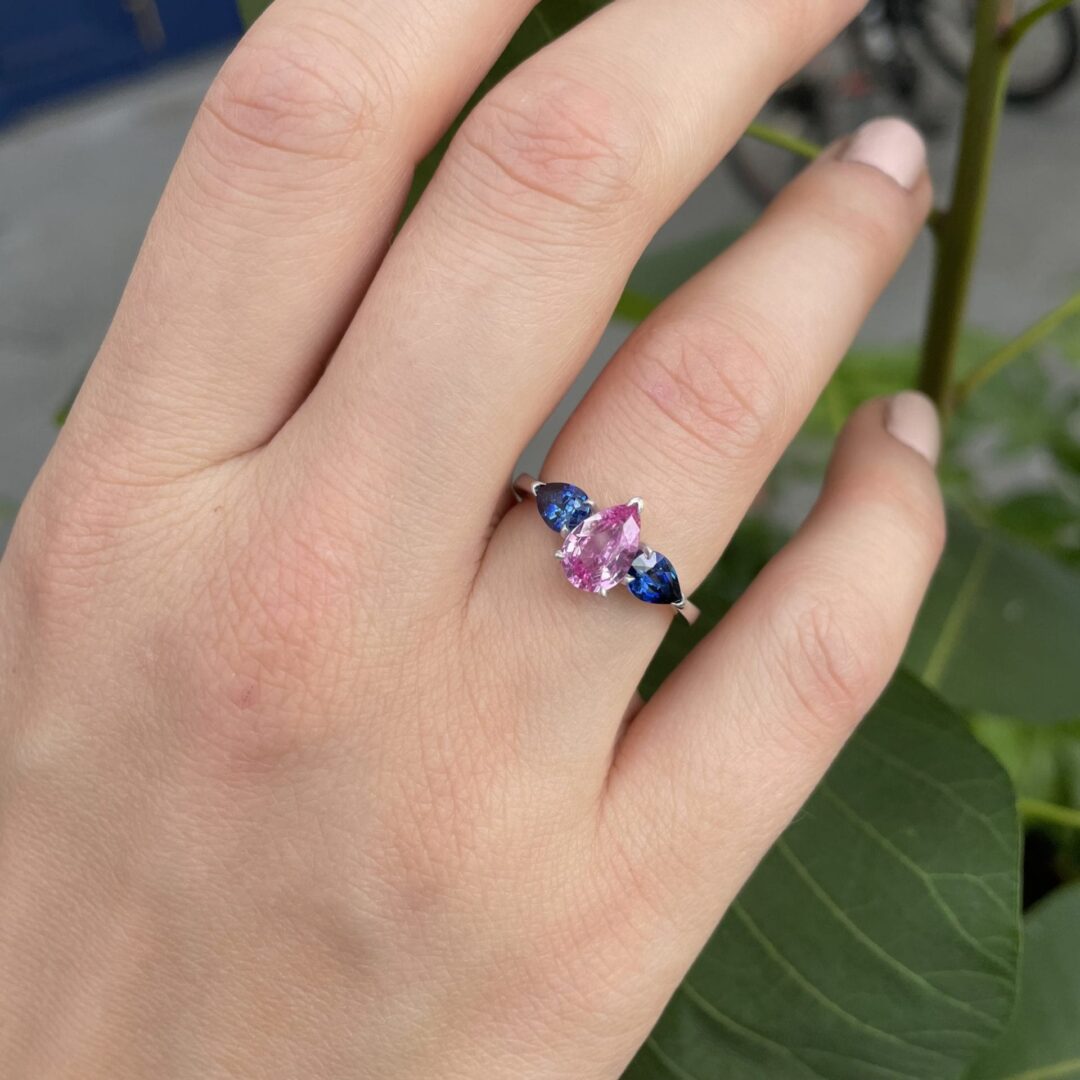 Bague Elahera – Saphir rose 1.12 carats