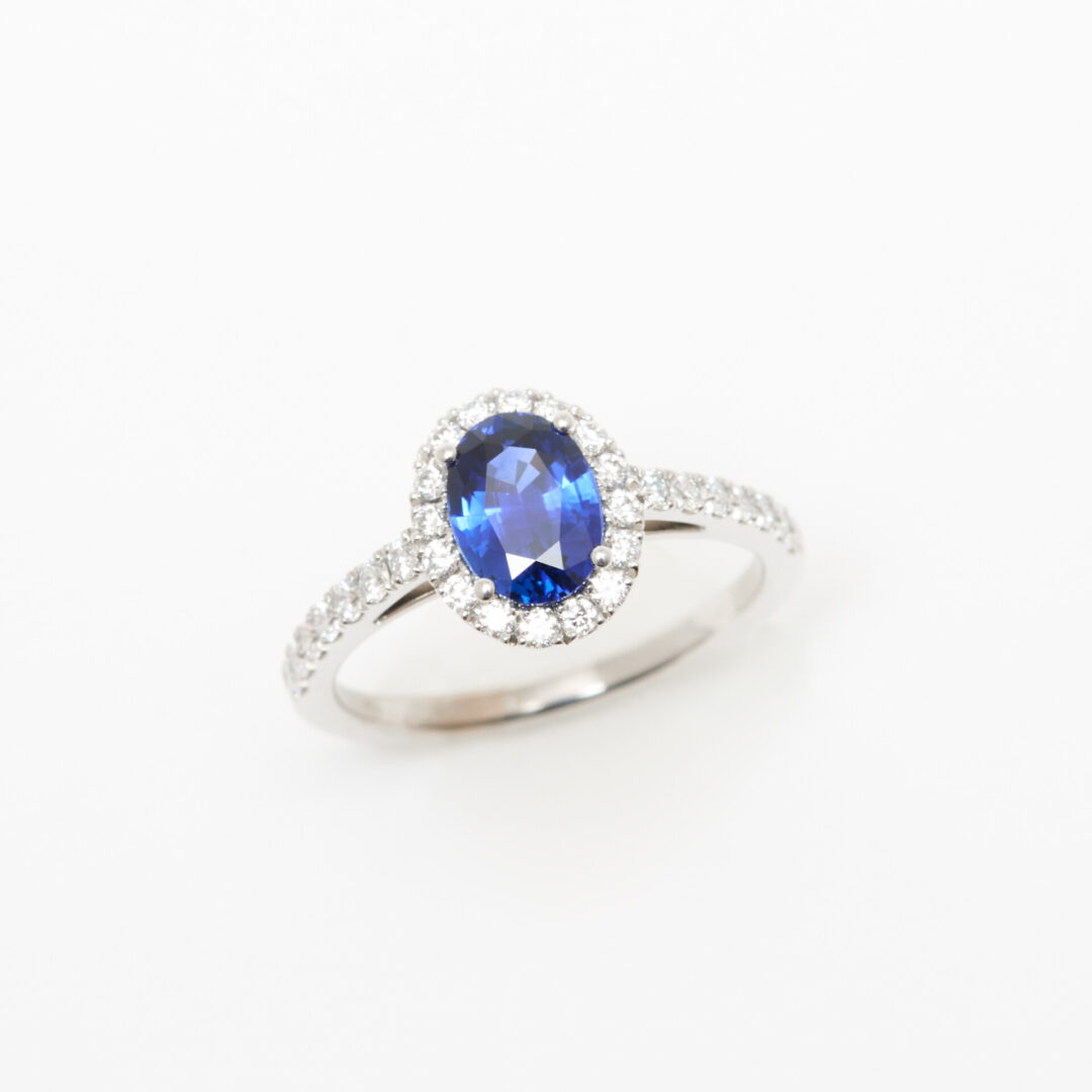 bague entourage saphir