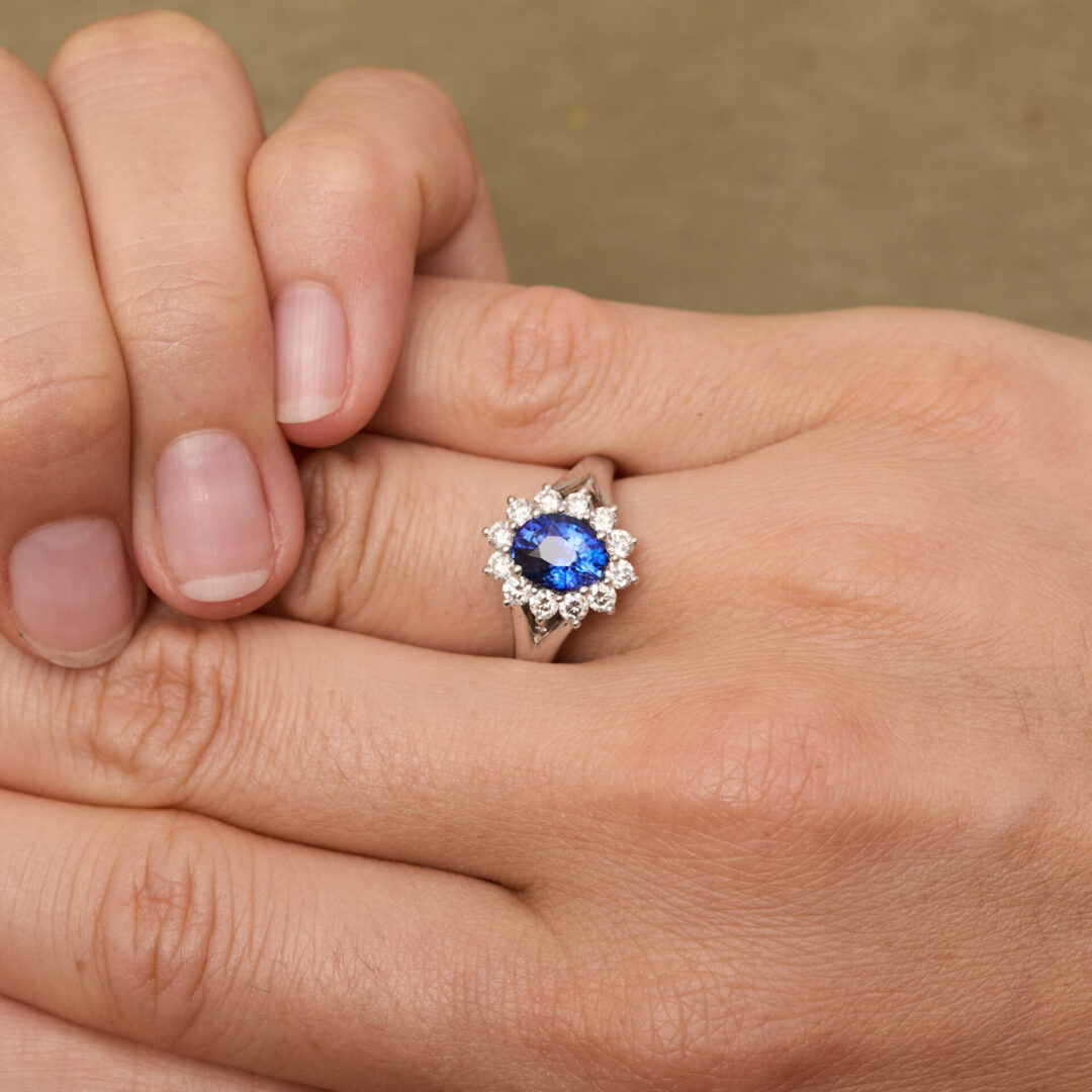 Bague marguerite saphir bleu